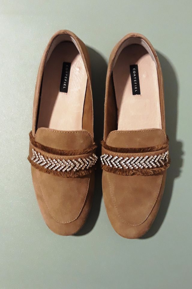 Zapato plano de mujer, tipo mocasín, de ante. T.38