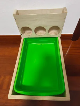 Lettiera con fieniera in legno per conigli