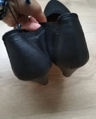 Zapatos de tacón Hispanitas. Número 38