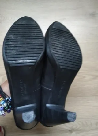 Zapatos de tacón Hispanitas. Número 38