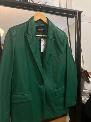 Americana efecto piel Stradivarius verde Talla M