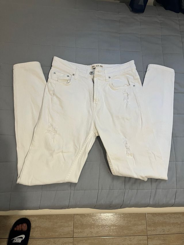 Vaqueros pitillo blancos rotos sin estrenar