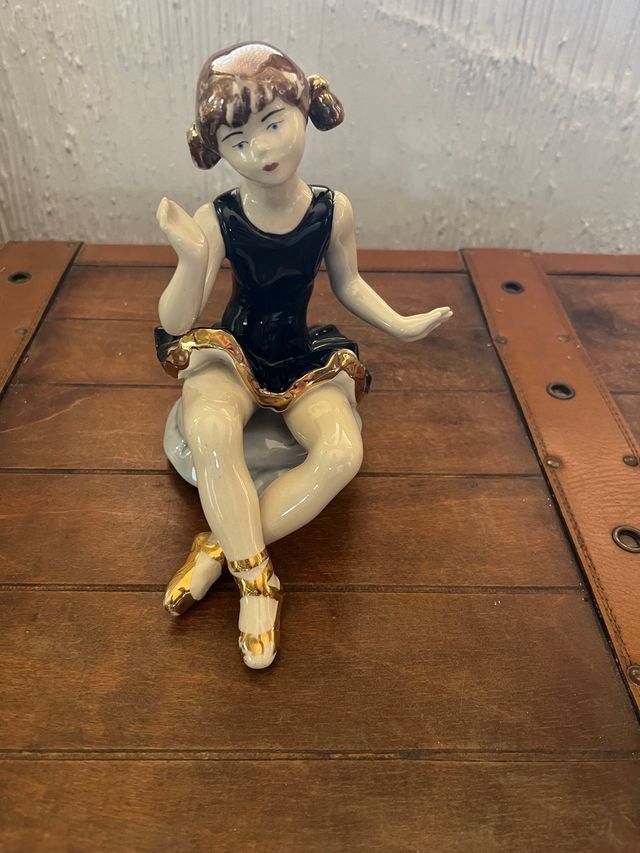 Figura bailarina porcelana dorada