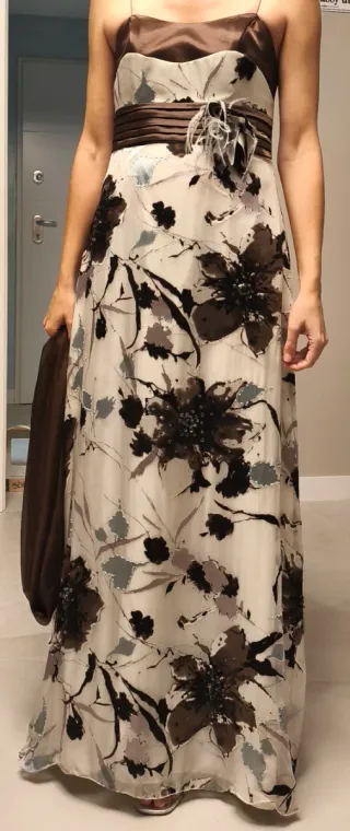 Vestido largo estampado floral de 100% seda.