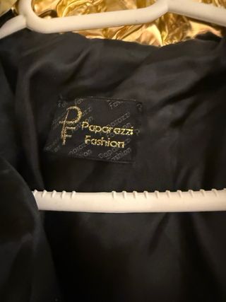 Abrigo Paparazzi Fashion Dorado, Mujer. Nuevo.