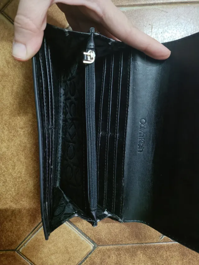 Cartera Calvin Klein Negra