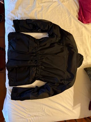 Chaquetas de moto y pantalones. talla M, L y XL.