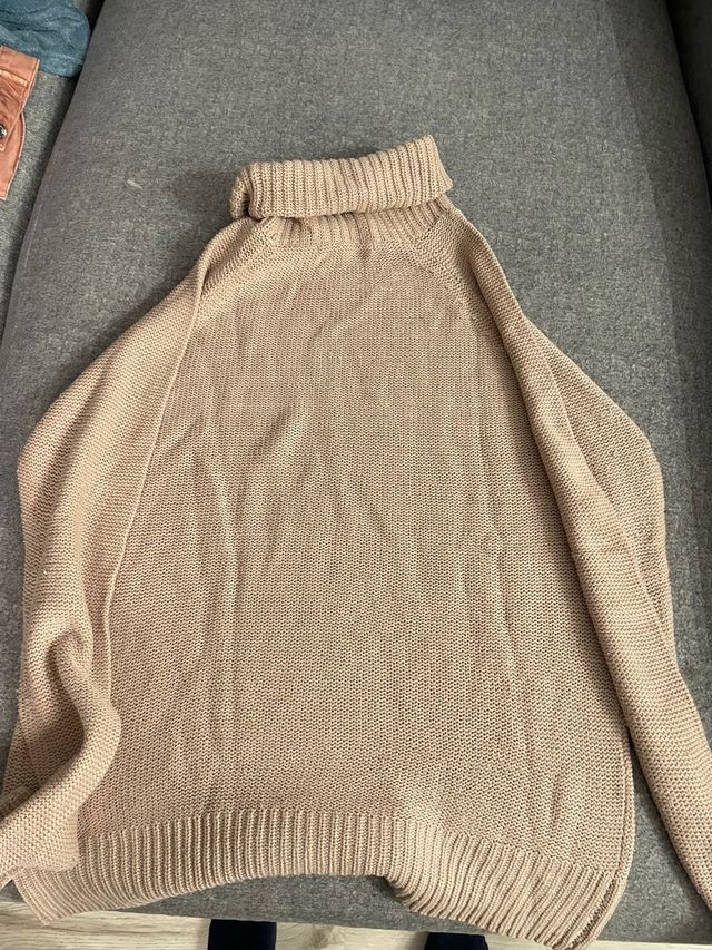 Jersey cuello vuelto beige