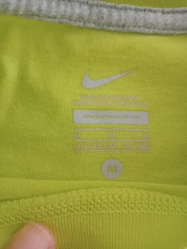 Camiseta Nike verde lima 6-8 años