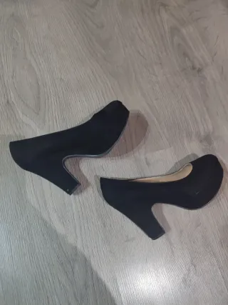 Zapatos de tacón negros
