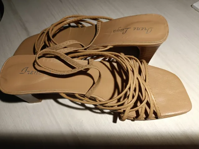 Sandalias Irene Laya Beige/Marrón