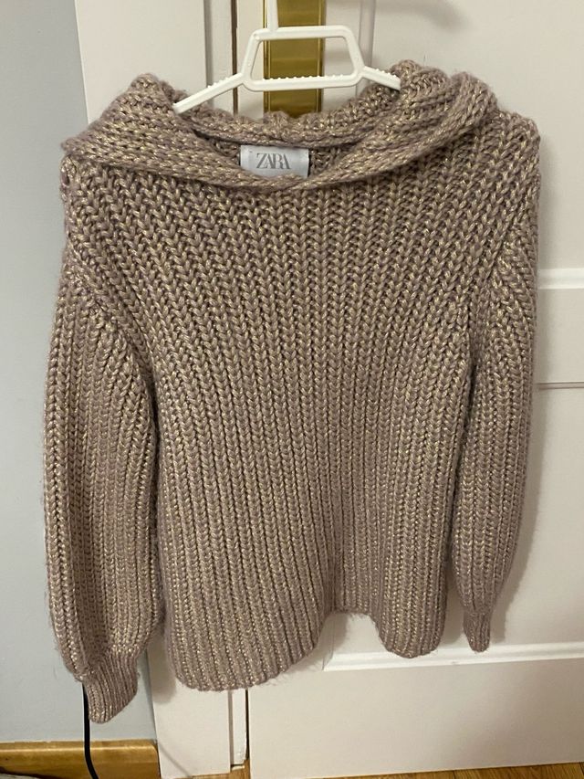 Jersey Zara con capucha y brillos beige/dorado