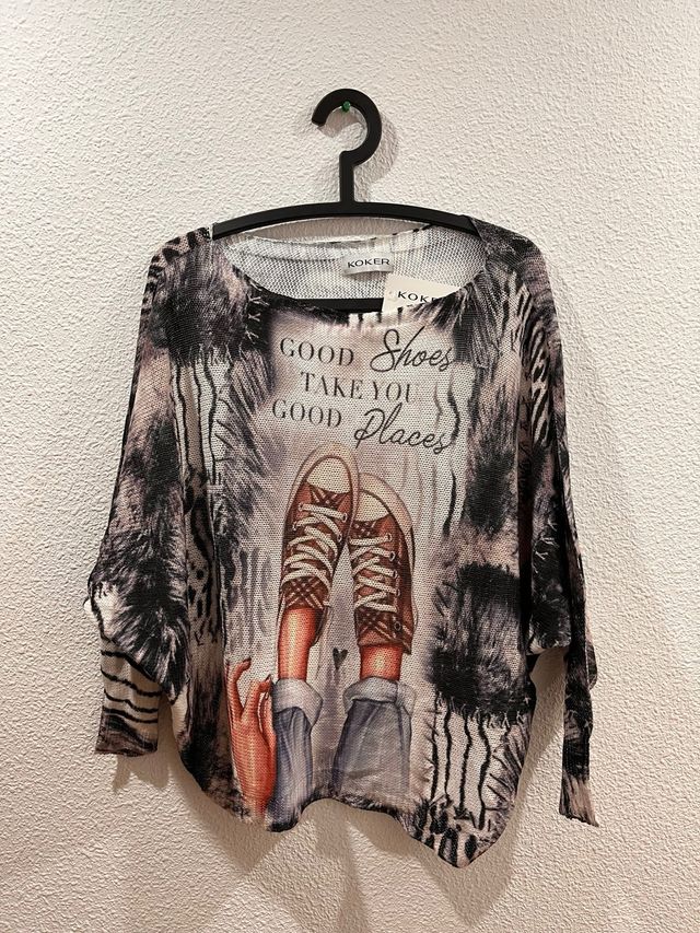 Camiseta KOKER Talla Única Estampado Zapatillas