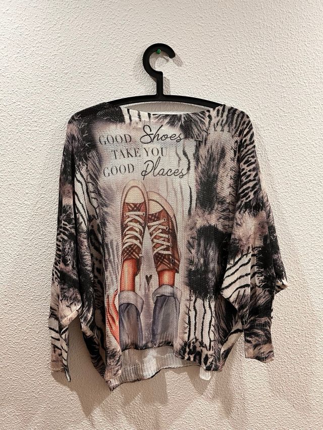 Camiseta KOKER Talla Única Estampado Zapatillas