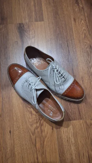 Zapatos Yokus mujer beige y marrón