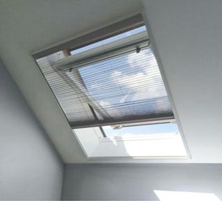 Mosquitera para ventana de techo