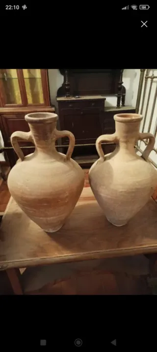 Lote de 8 cántaros antiguos de barro