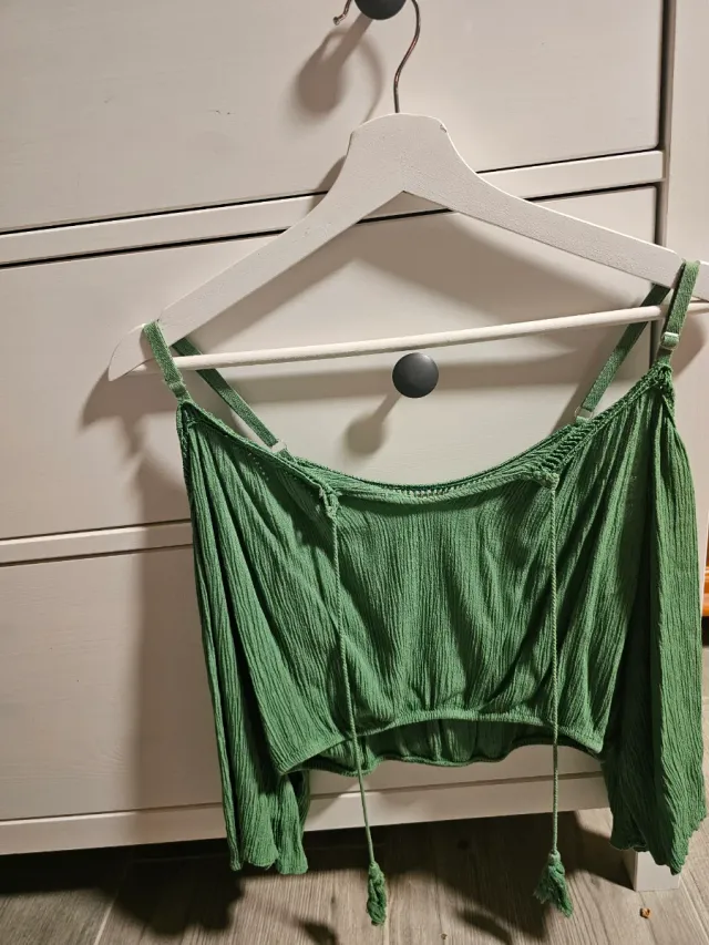 Camiseta verde manga larga crop top