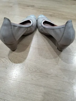 Zapatos Hispanitasde tacón. Número 37