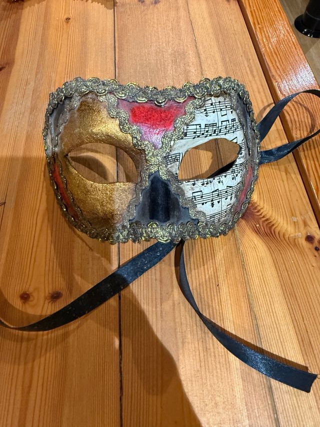 Máscara Veneciana Notas Musicales