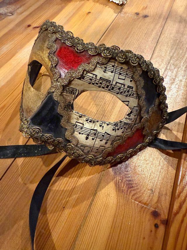 Máscara Veneciana Notas Musicales