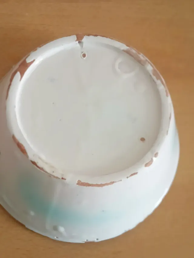 Bol de cerámica pintado a mano