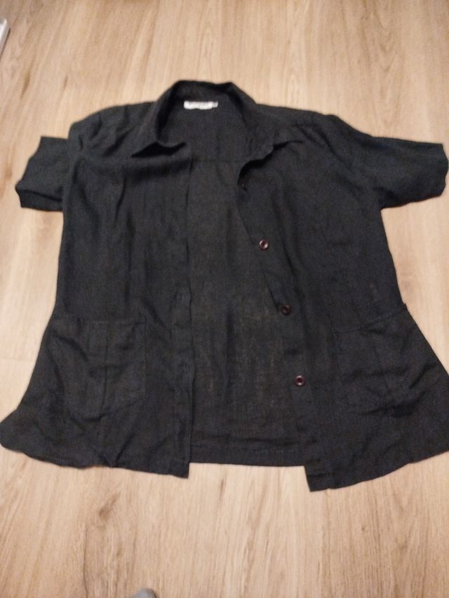 Camisa negra manga corta