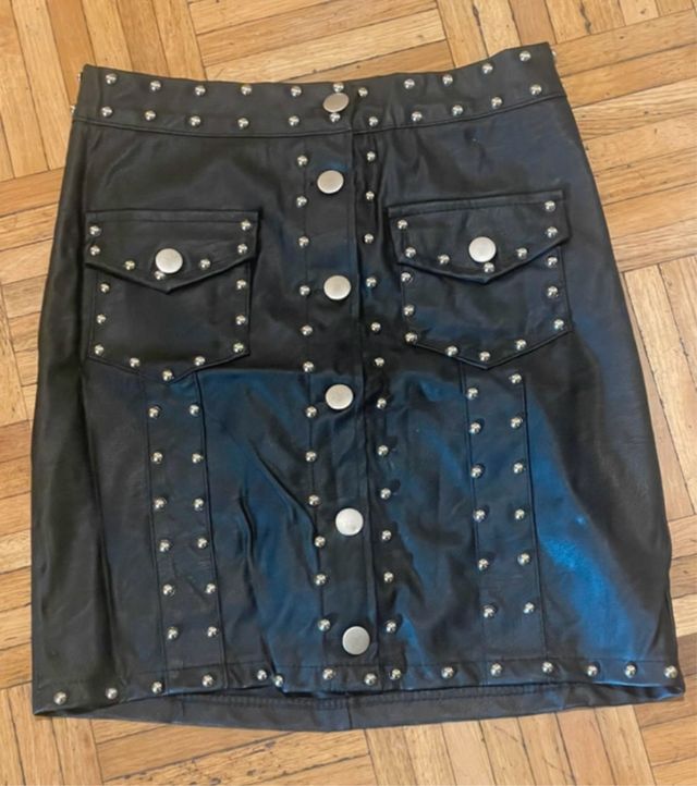 Falda Zoeshop Negra con Tachuelas