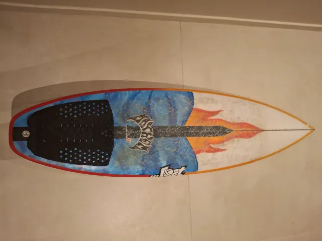 Tabla surf niño 2 meses uso , se quedo pequeña