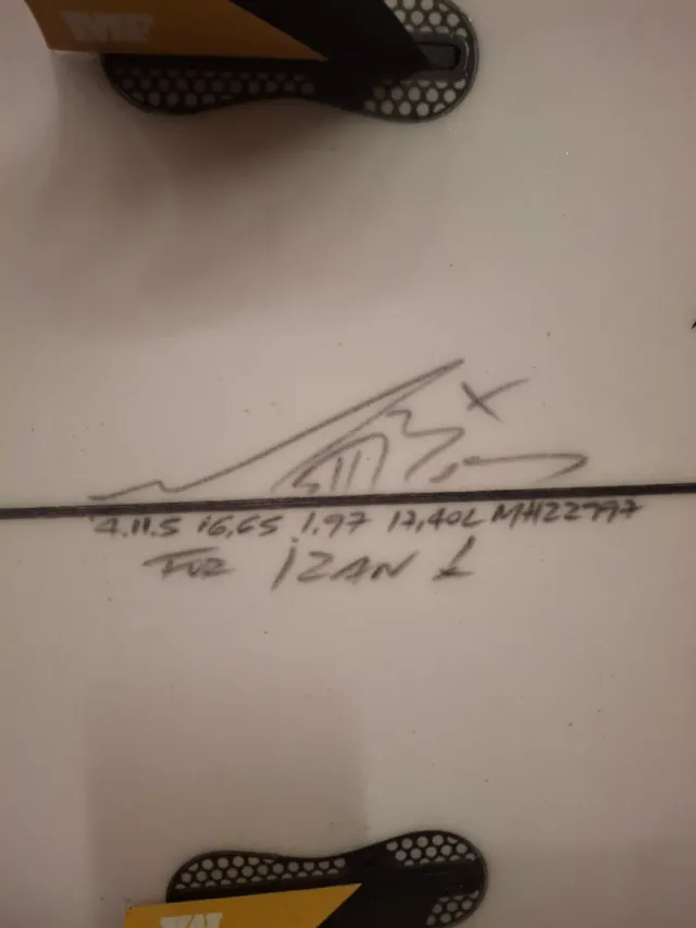 Tabla surf niño 2 meses uso , se quedo pequeña