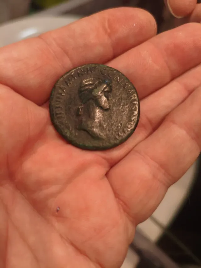 Sestercio Agripina Senior