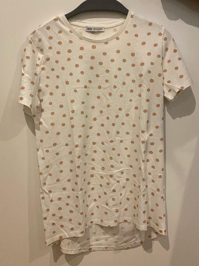 Camiseta Zara lunares blanca y rosa Talla S