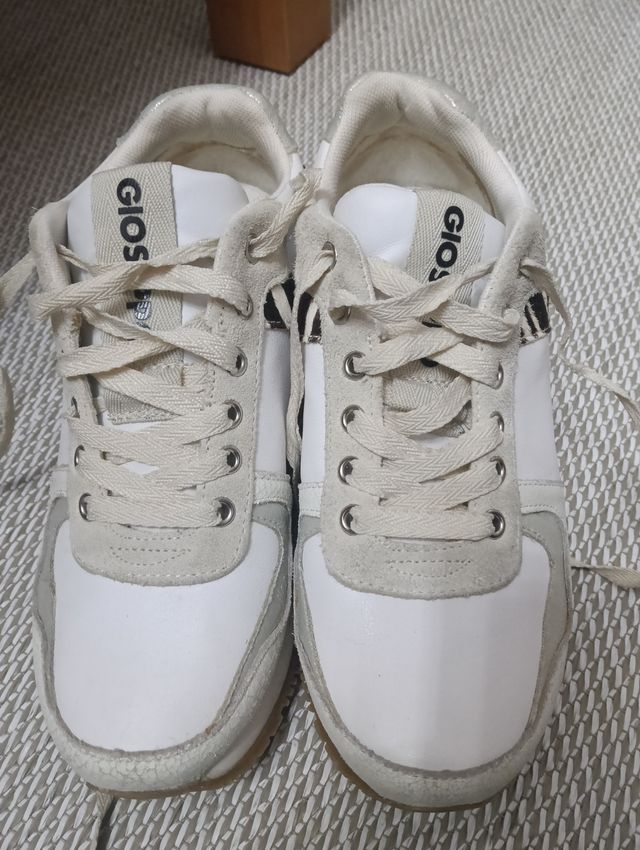 Zapatillas Giossepo Piel Blancas Talla 35