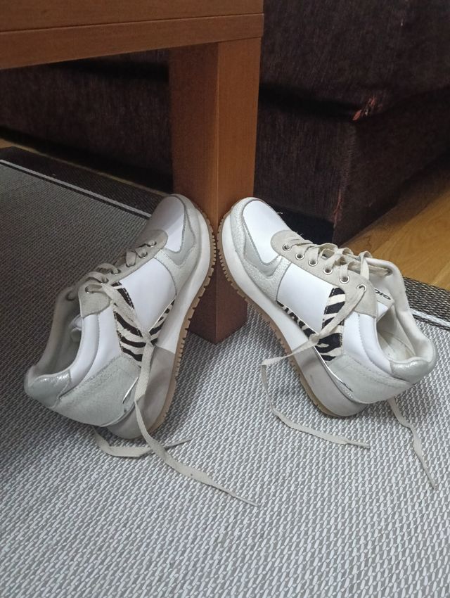 Zapatillas Giossepo Piel Blancas Talla 35