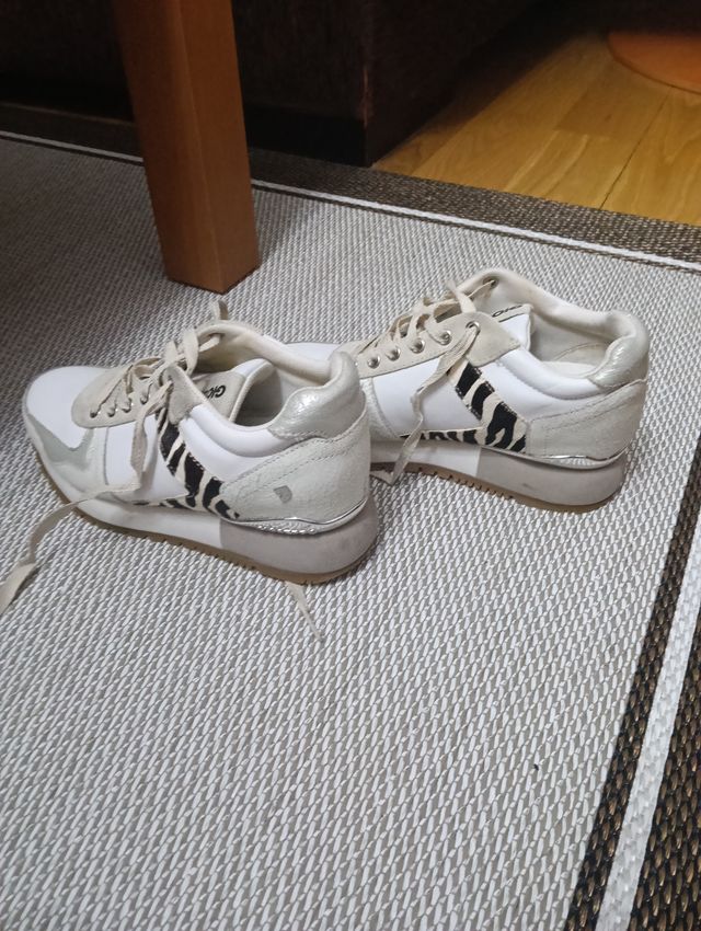 Zapatillas Giossepo Piel Blancas Talla 35