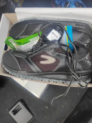 Botas de seguridad Cofra negras y grises