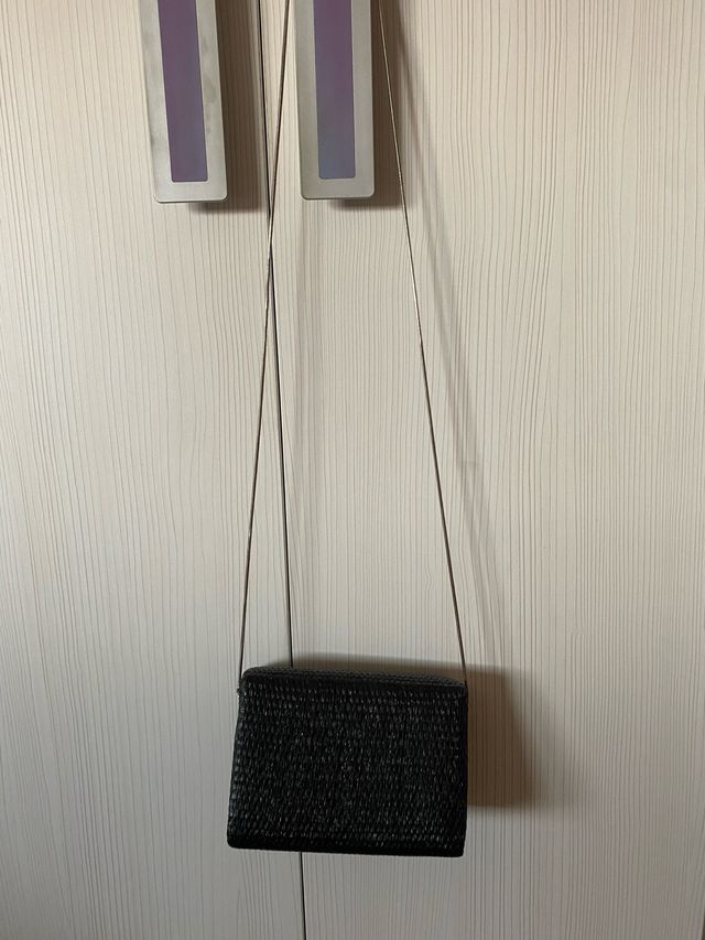 Bolso de fiesta negro con pedrería