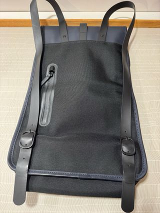 Mochila Rains Impermeable Azul