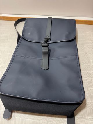 Mochila Rains Impermeable Azul