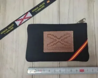 MONEDERO LONA Y PIEL + PULSERA CRUZ DE BORGOÑA