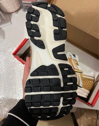 Nike Bambas Doradas y Blancas