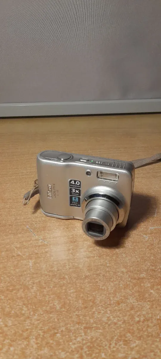 Cámara Nikon Coolpix 4.0 MP 3x Zoom