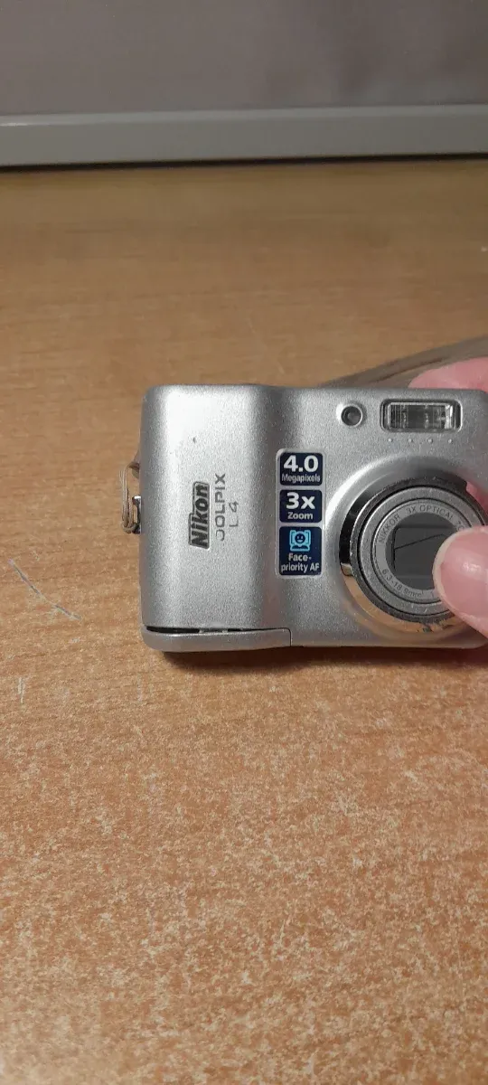 Cámara Nikon Coolpix 4.0 MP 3x Zoom