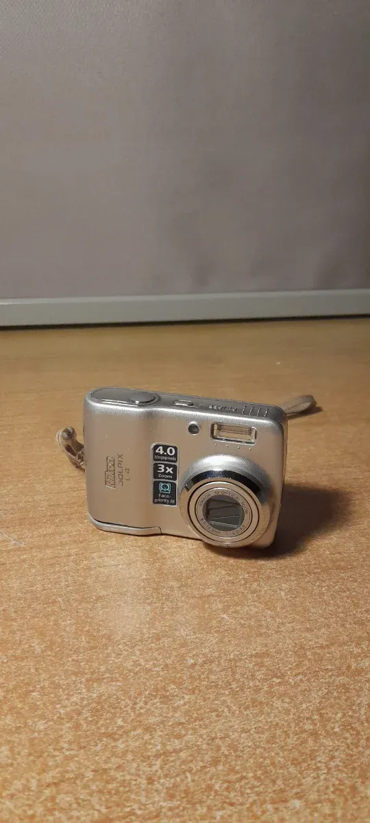 Cámara Nikon Coolpix 4.0 MP 3x Zoom