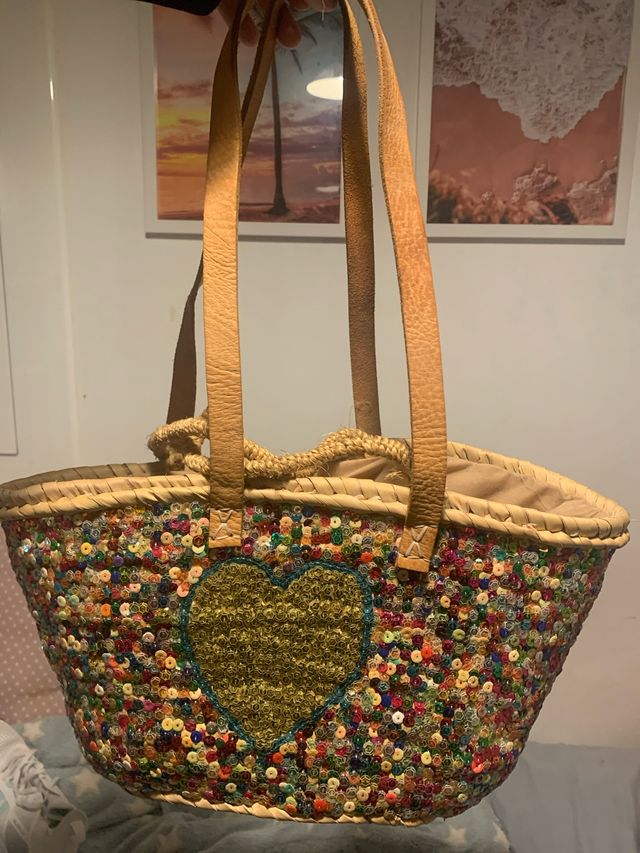 Bolso de playa con lentejuelas y corazón