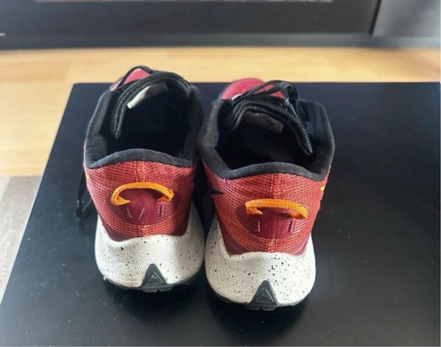 Zapatillas Nike Trail Running Rojas y Amarillas