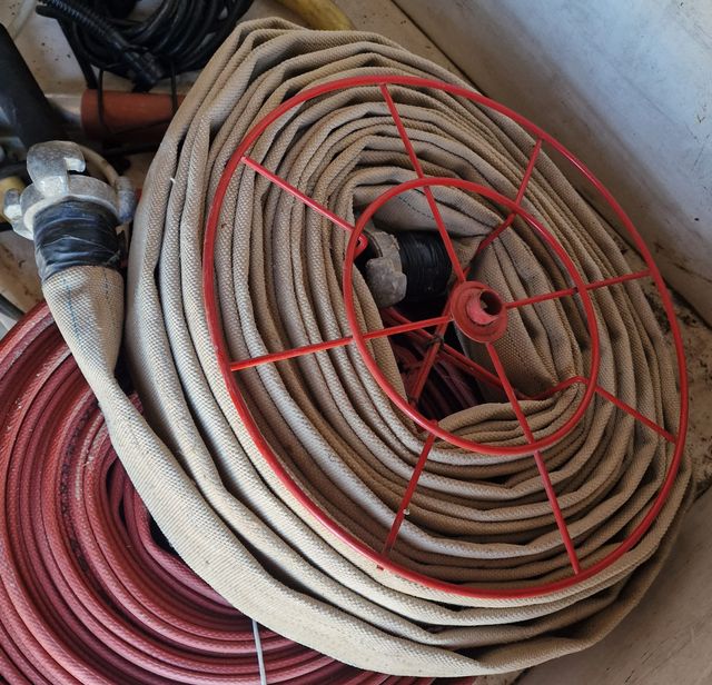 Manguera de riego/incendio con soporte