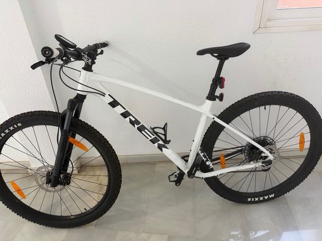 Bicicleta TREk marlin 7 TALLA L  rueda 29”