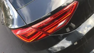 Faróis e Luz de Freio