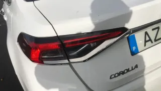 Faróis e Luz de Freio